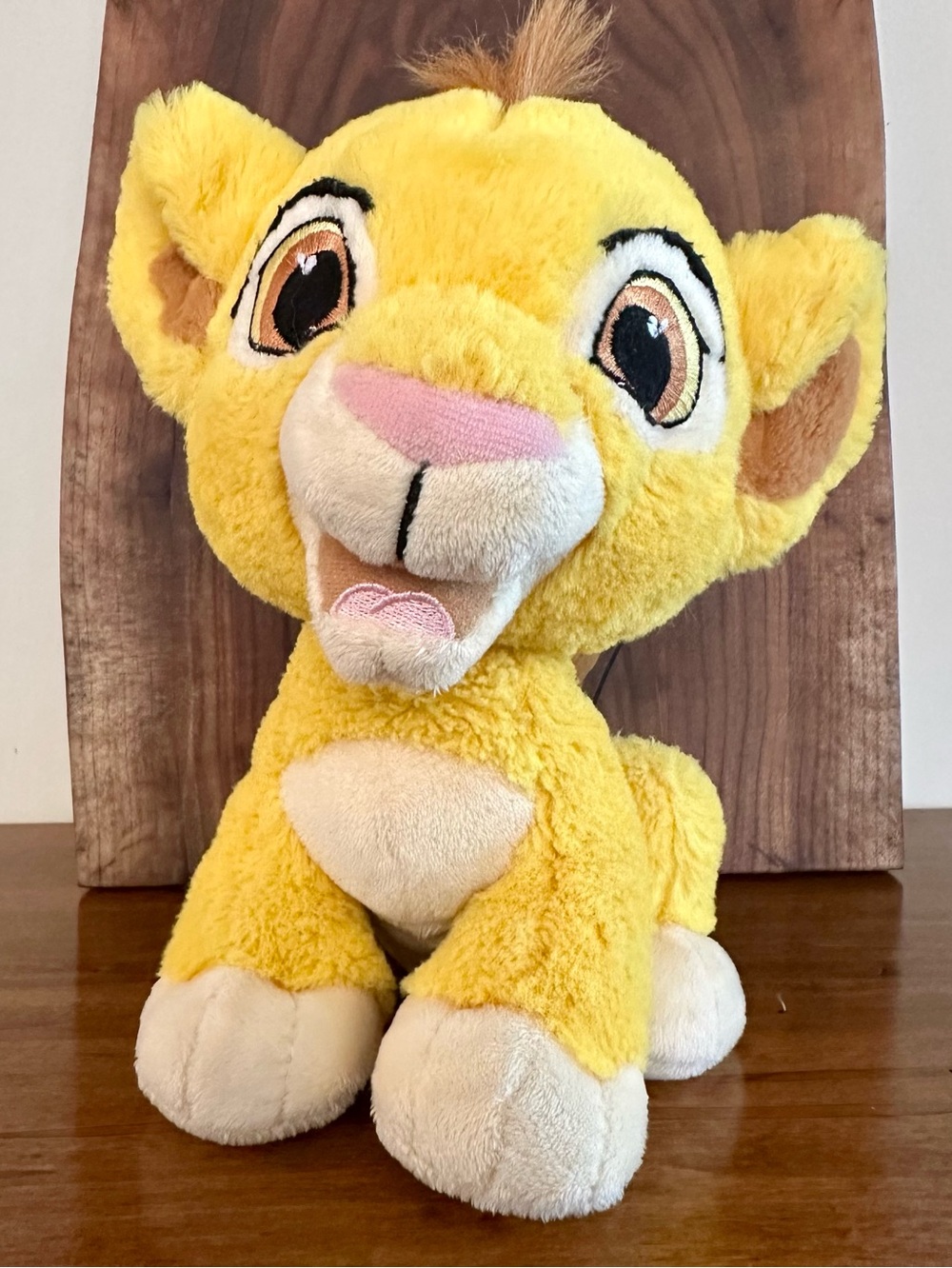 Disney Parks Simba Plush Excellent Condition 8”